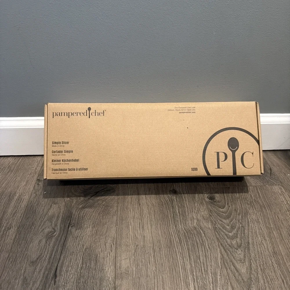 Pampered Chef Simple Slicer  White Grey Manual Mandoline Vegetable Slicer NEW